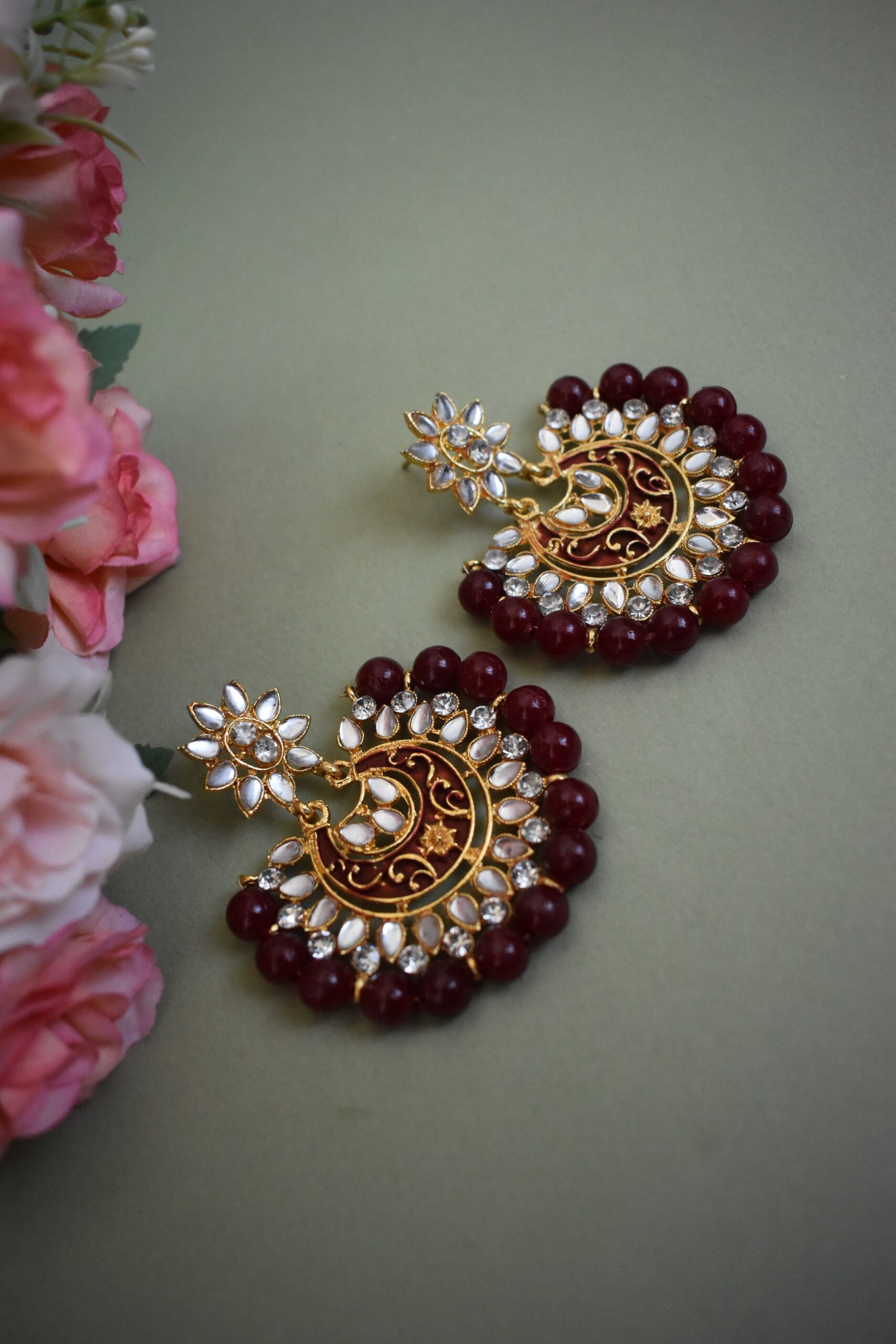 Gold Toned Kundan Maang Tikka With Earrings