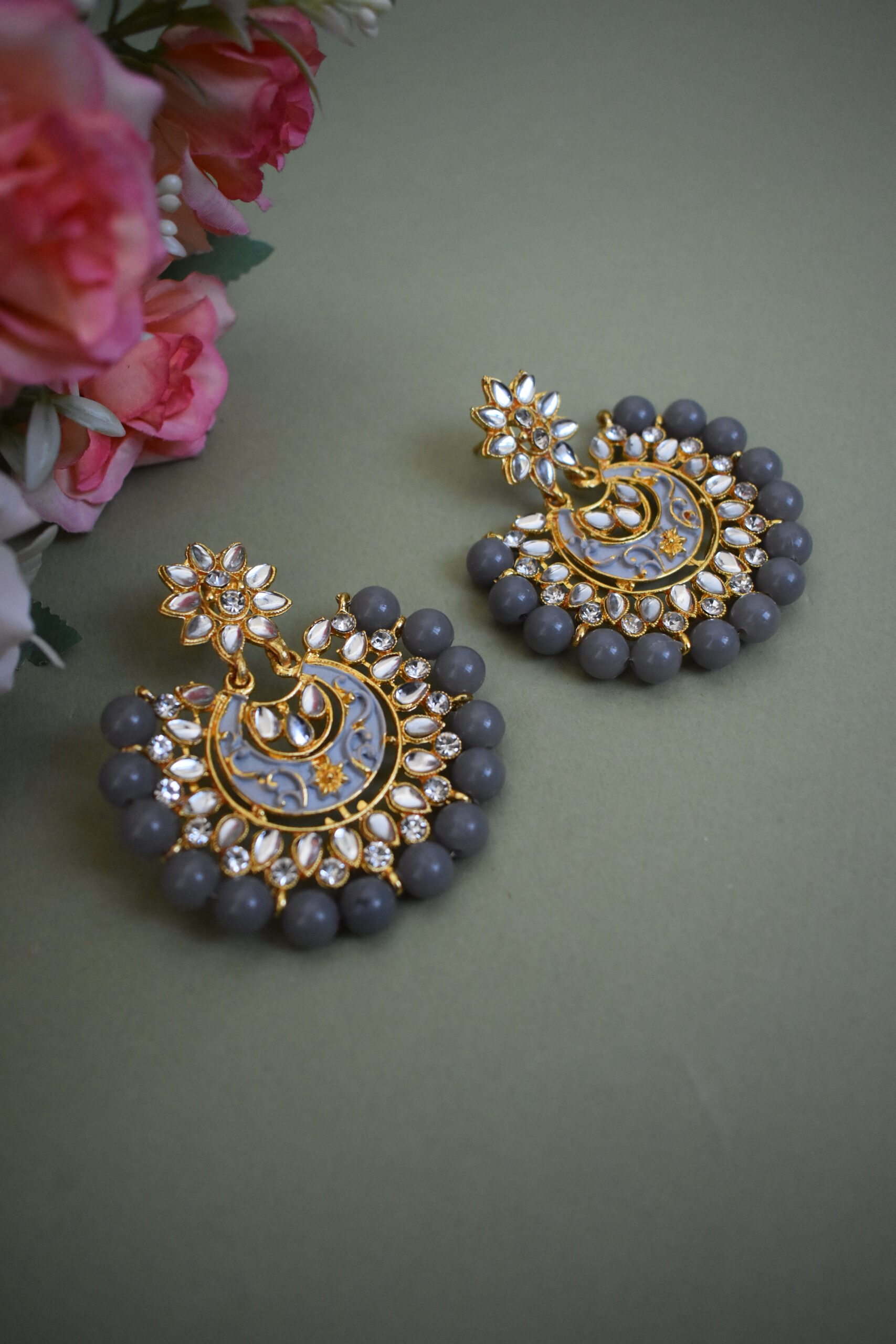 Gold Toned Kundan Maang Tikka With Earrings
