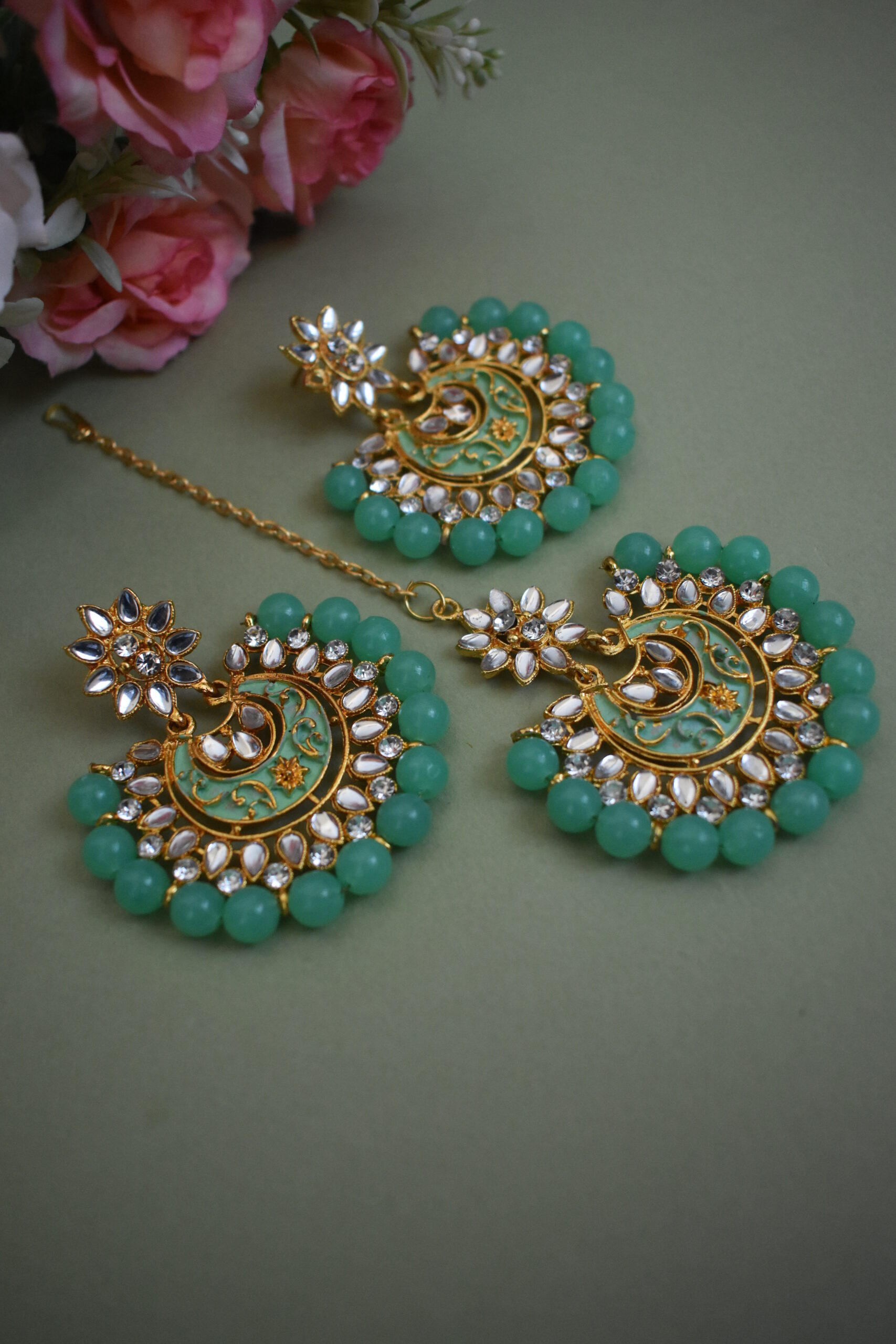 Gold Toned Kundan Maang Tikka With Earrings