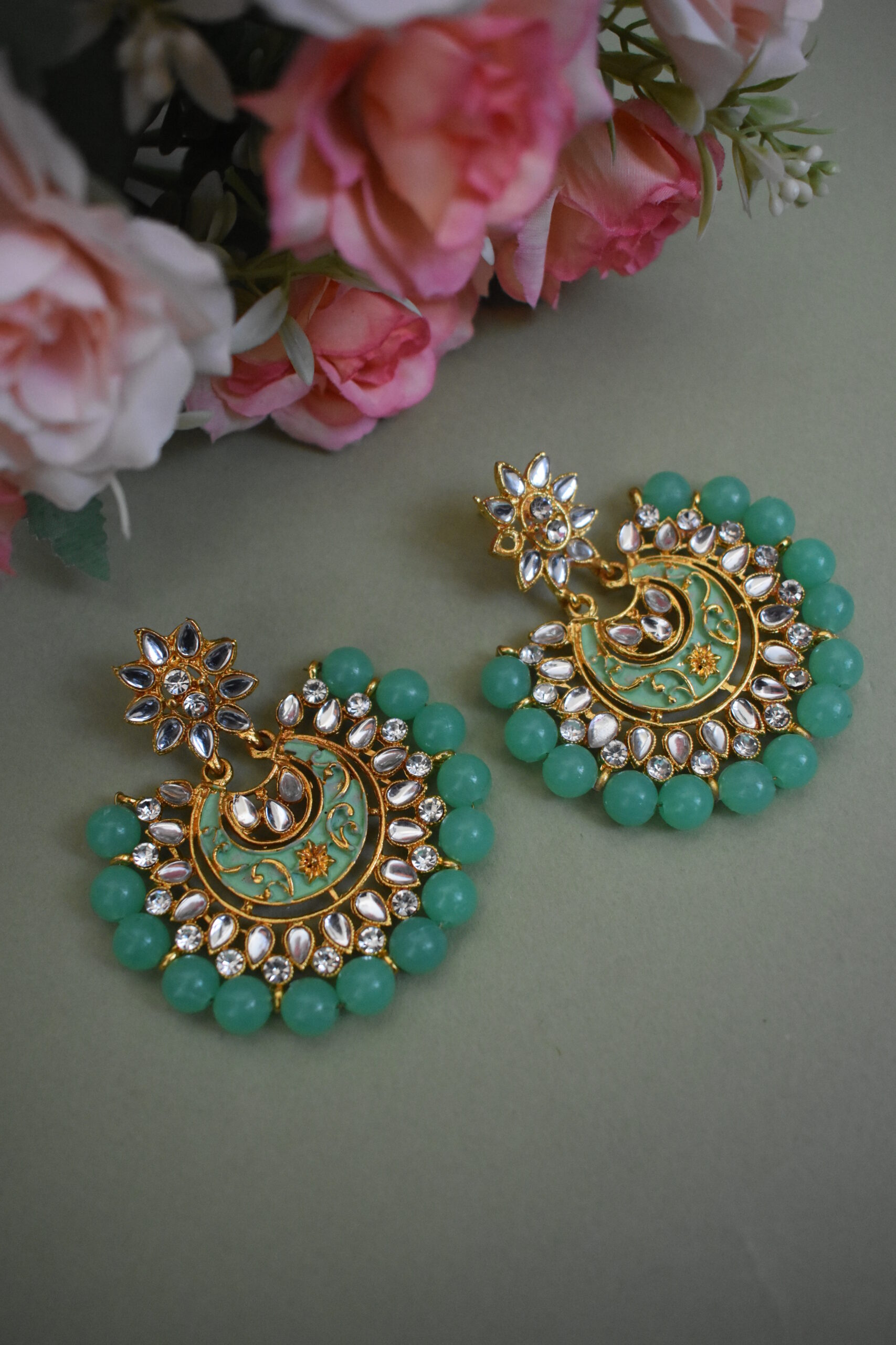 Gold Toned Kundan Maang Tikka With Earrings