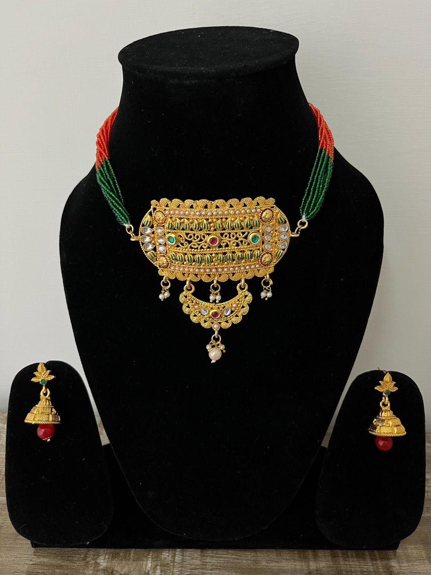 Gold Plated White Kundan Studded Jewellery Set
