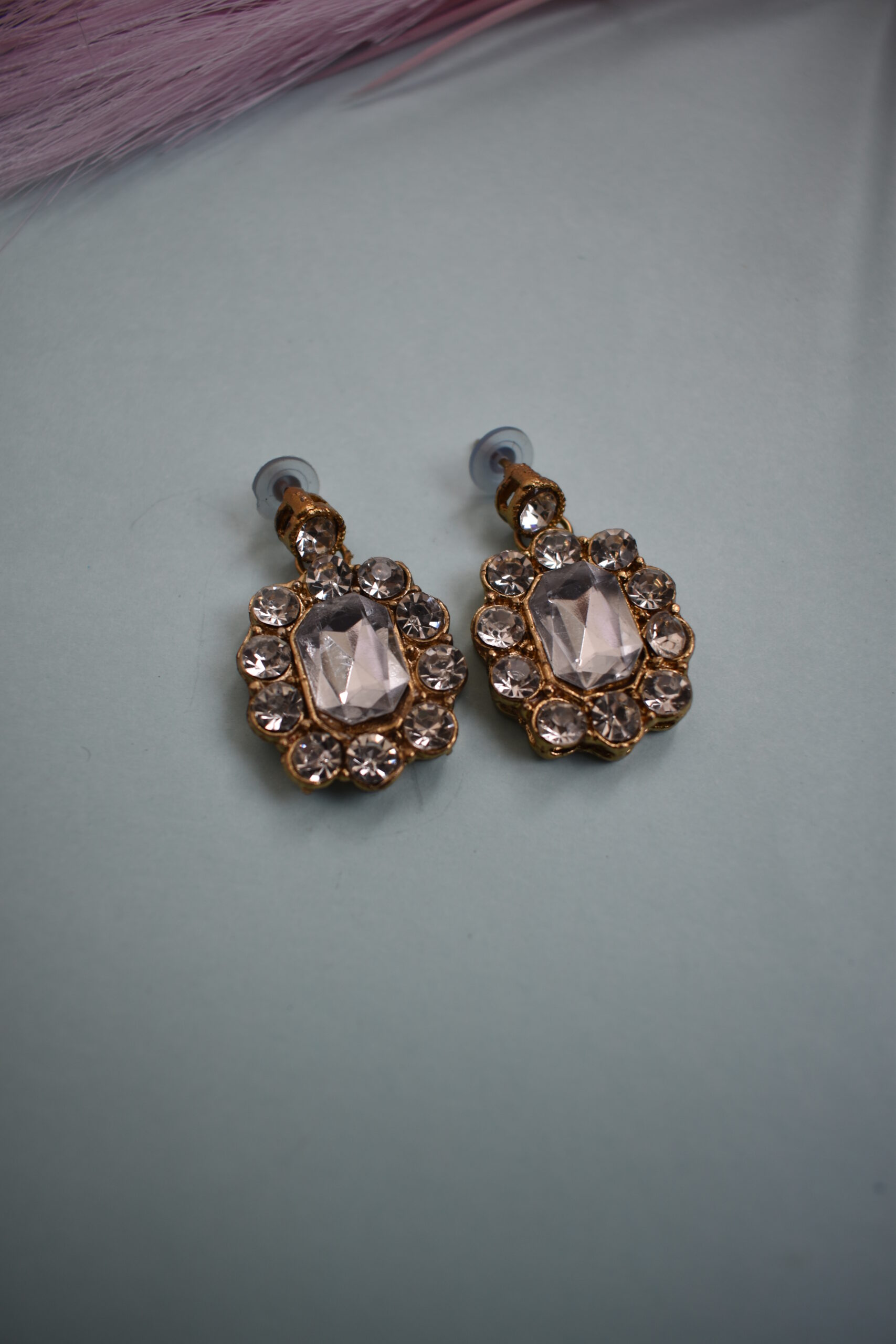 Shinning Stone Studded Gold Crystal Choker Set