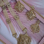 Gold Toned Kundan & Pearls Traditional Jewellery Set