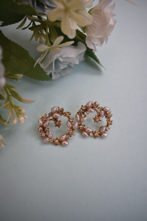 Beautiful Contemporary Pearl Fashion Earrings - Image 2