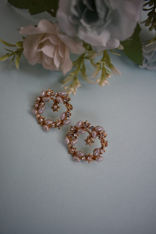 Beautiful Contemporary Pearl Fashion Earrings - Image 4