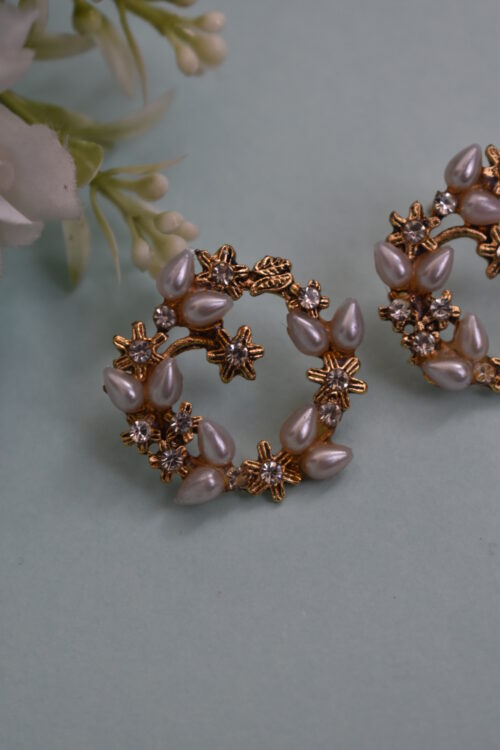 Beautiful Contemporary Pearl Fashion Earrings - Image 5